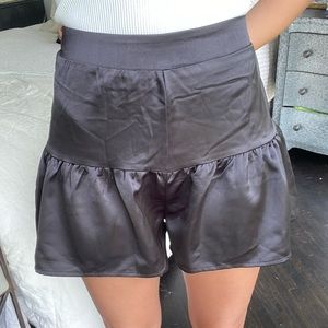Pants store Black ruffle shorts!